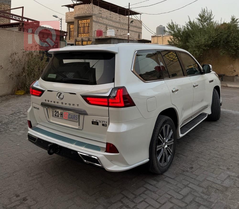 Lexus LX